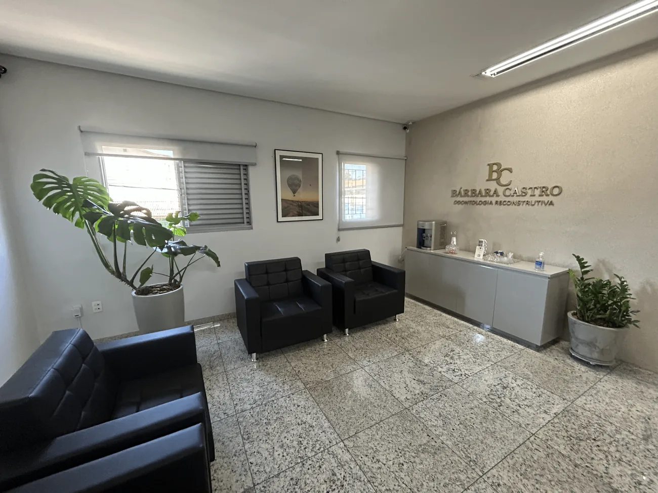 Recepção acolhedora da clínica